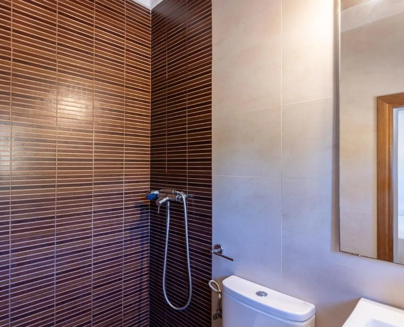 Can White Sant Carles de Peralta Holiday home