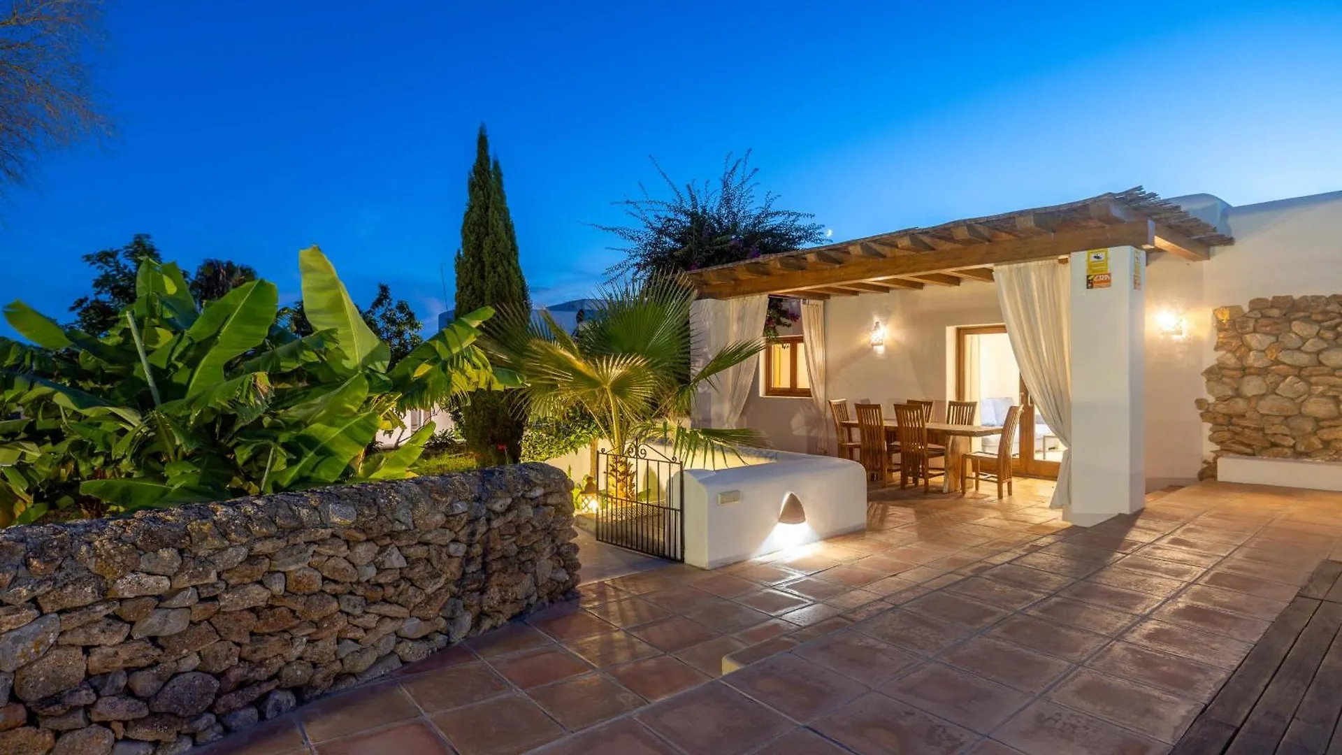 Holiday home Can White Sant Carles de Peralta