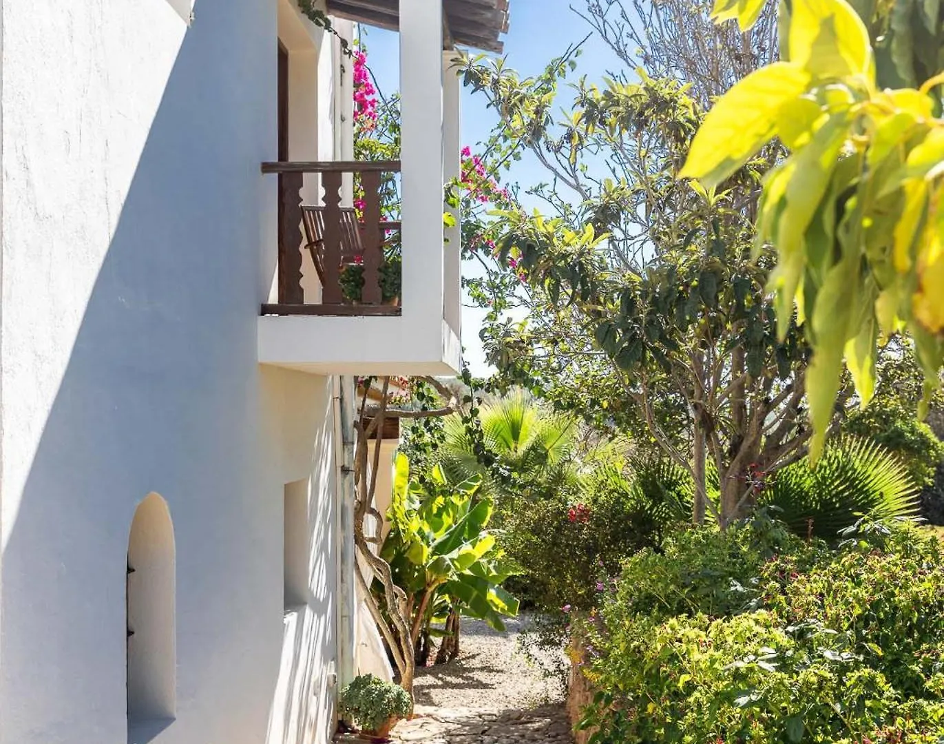 Can White Sant Carles de Peralta Holiday home