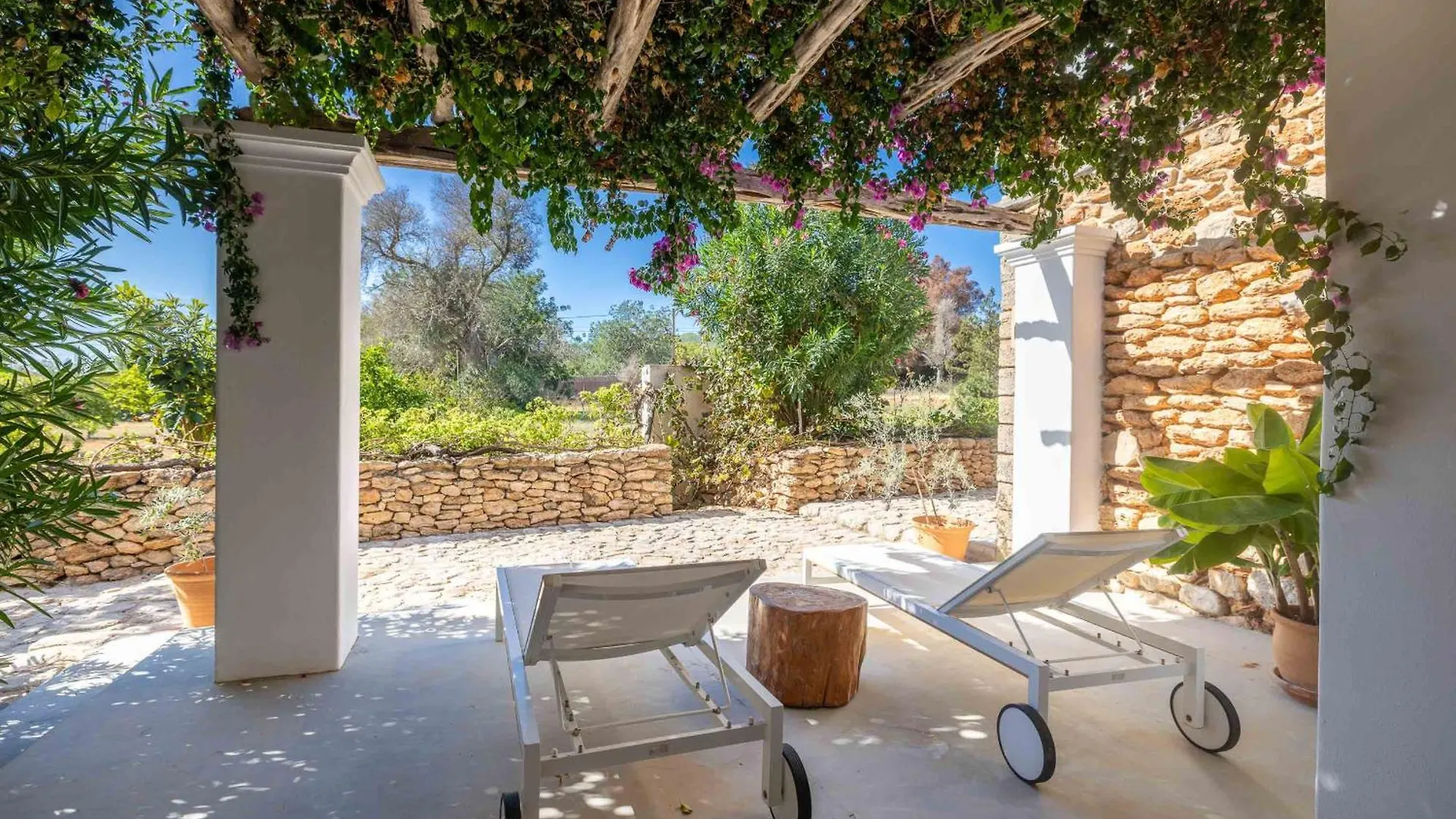 Holiday home Can White Sant Carles de Peralta
