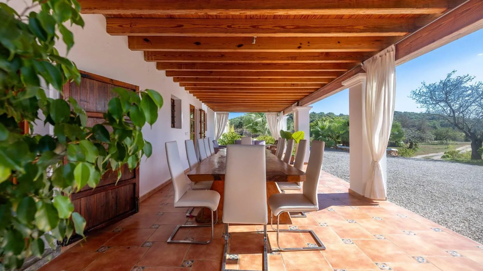 Can White Sant Carles de Peralta Holiday home